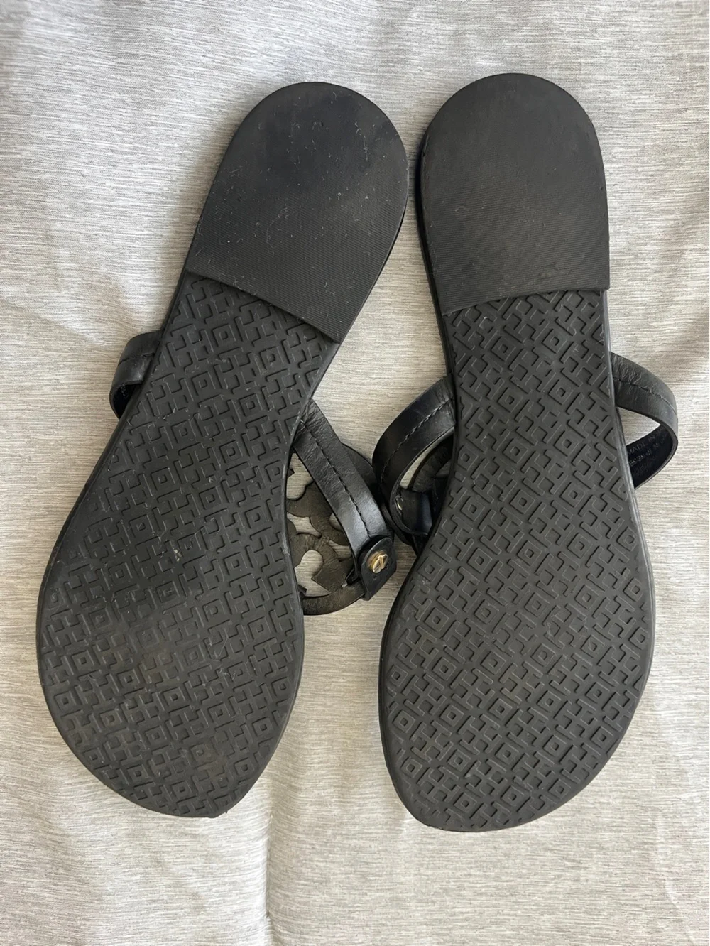 Tory Burch Black Logo Miller Thong Sandals with Gold Accents size 8 - Picture 8 of 17